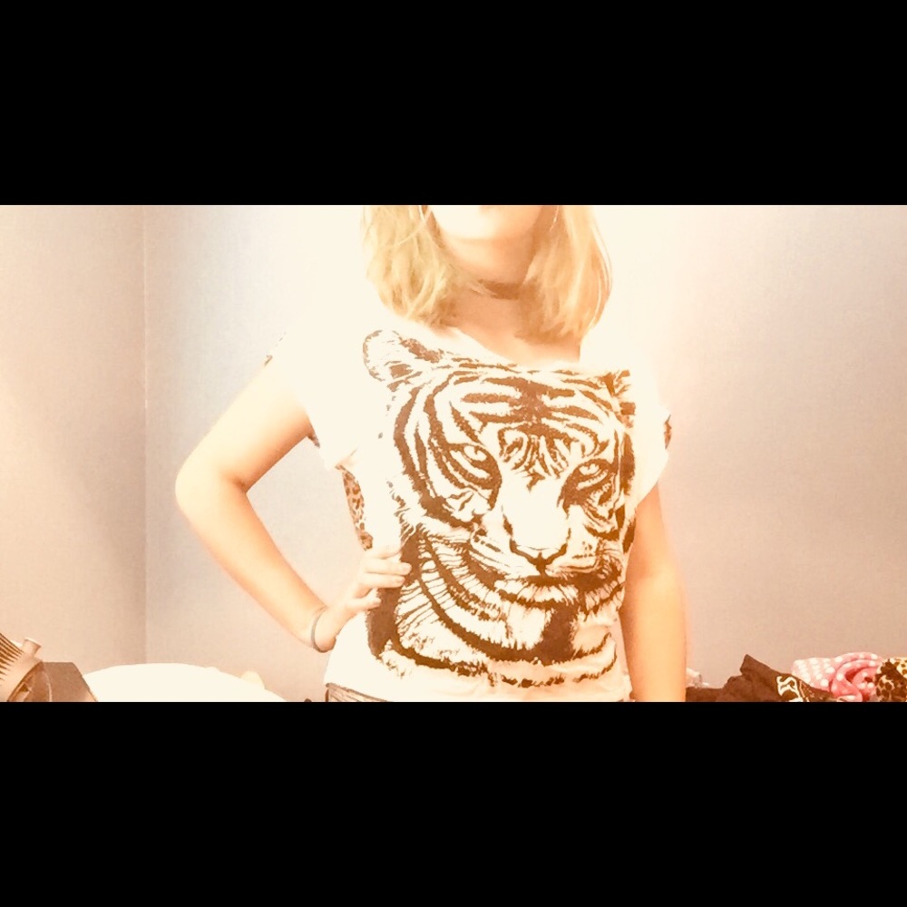 Tiger sparkly loose short sleeve t-shirt